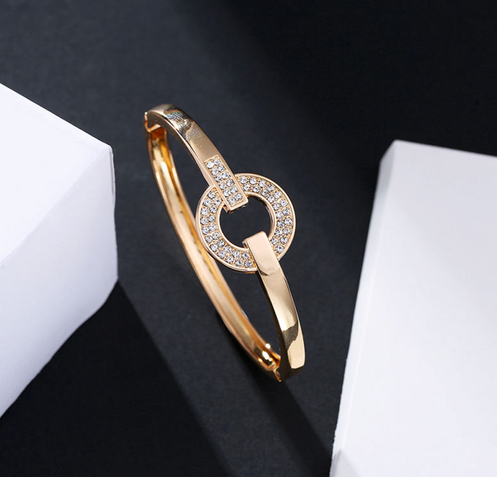 Luxury Belt-Shaped Zircon Bracelet for Women