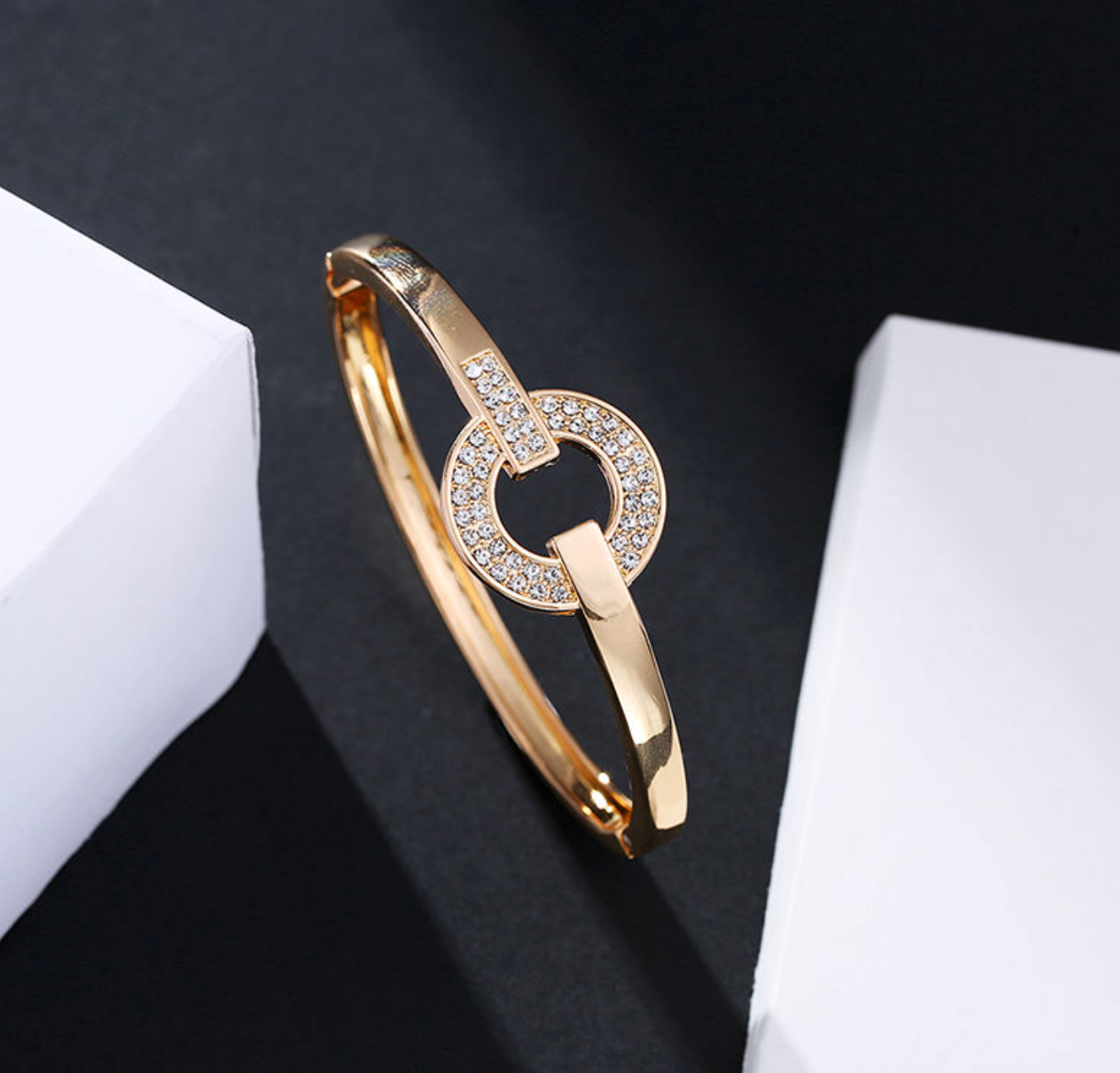 Luxury Belt-Shaped Zircon Bracelet for Women